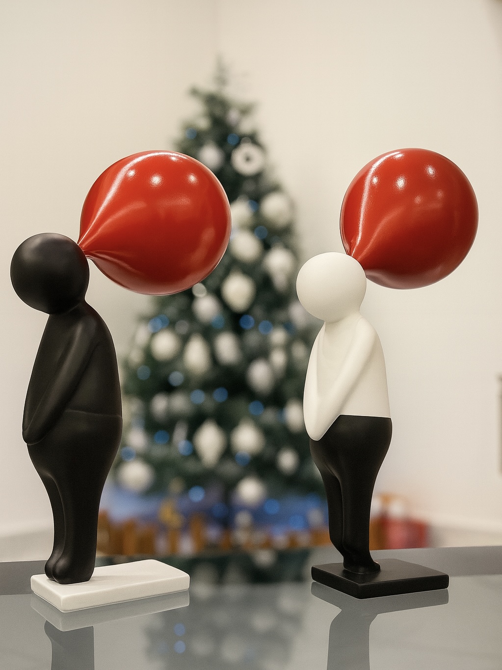 IMG_2347 Balloon Whisperer Sculpture - Image 1