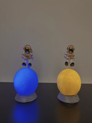 Light Astronaut Lamp